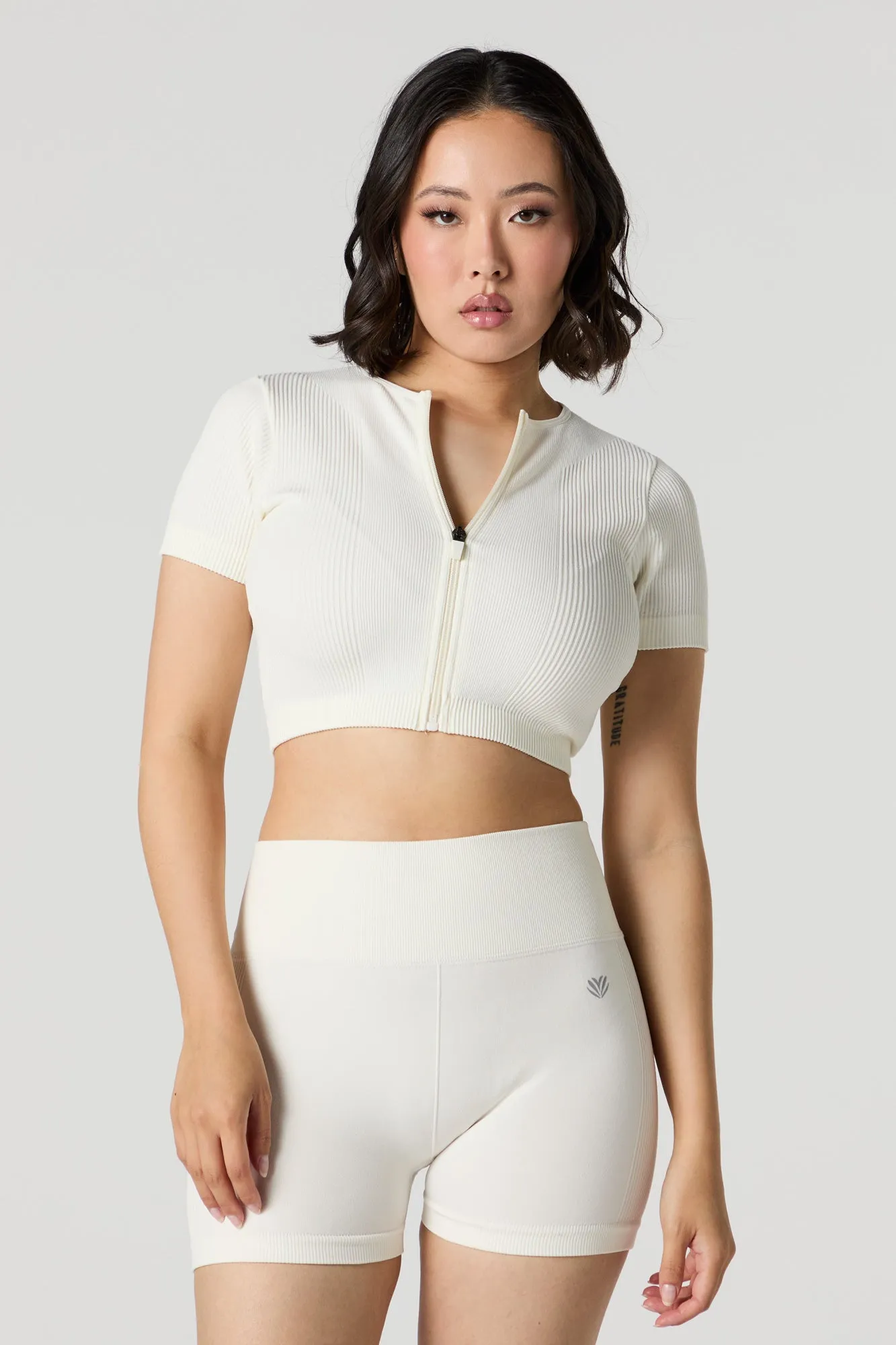 Active Seamless Ribbed Short Sleeve Zip-Up Crop Top