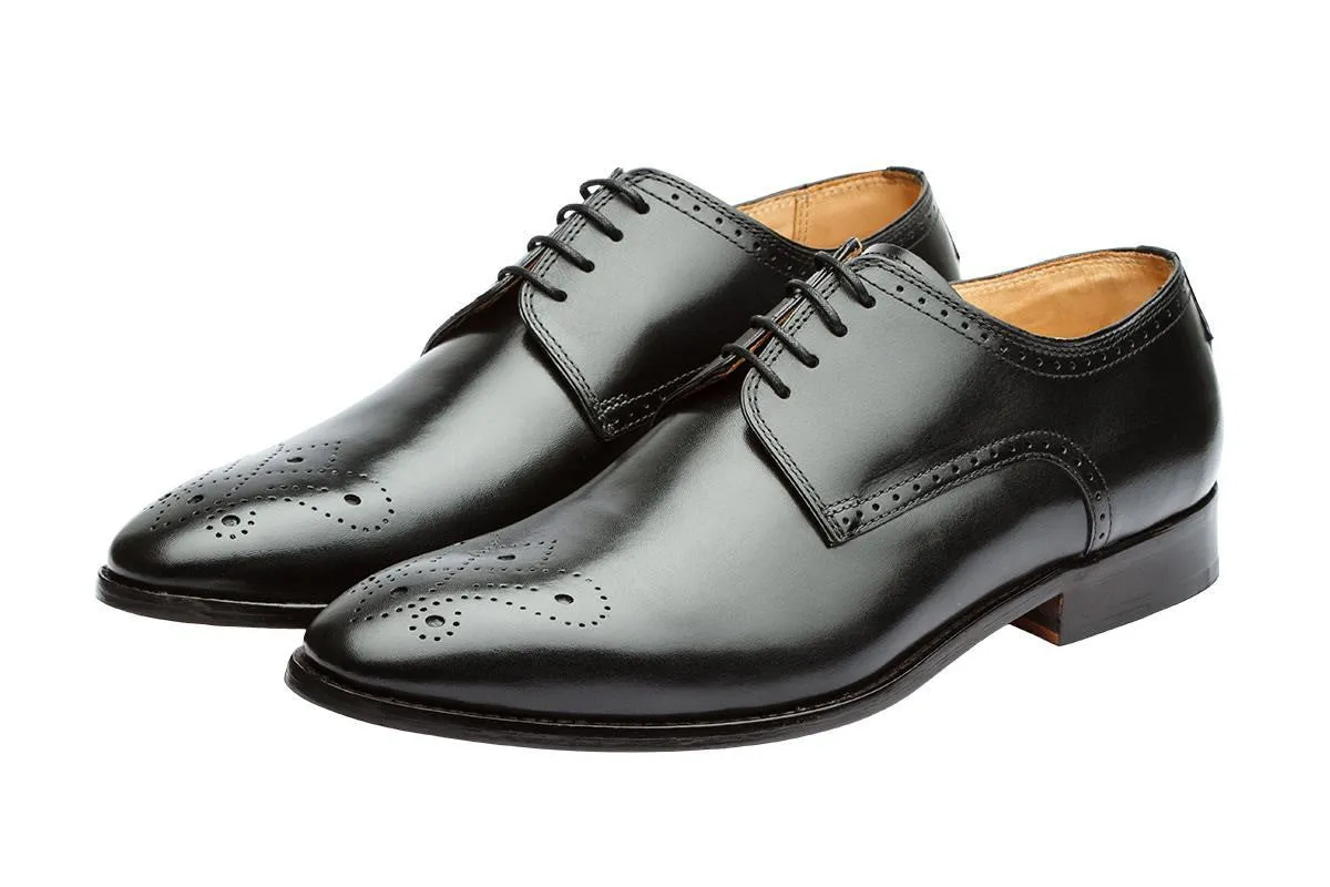 BROGUE DERBY WITH MEDALLION –BLACK