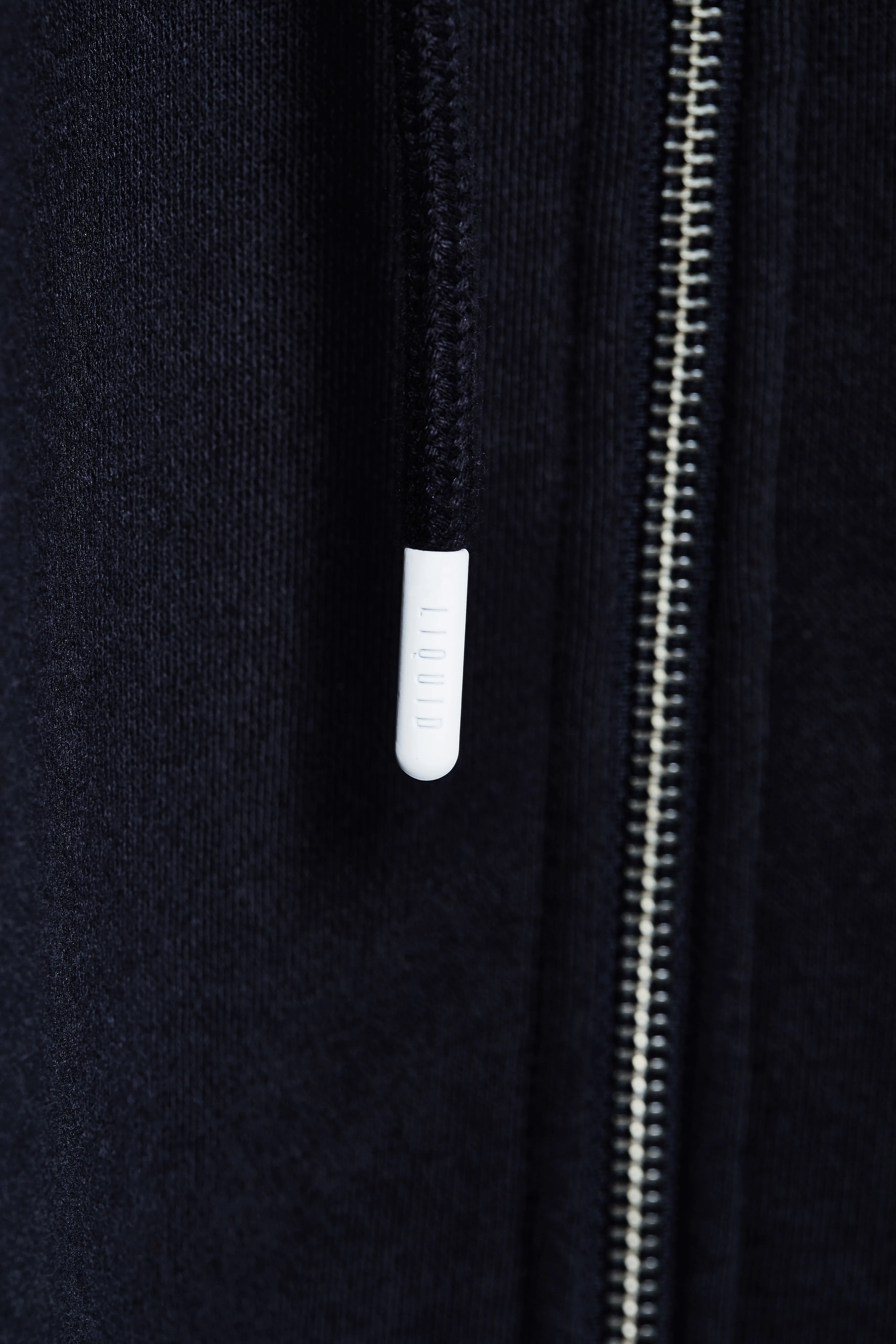 CREST ZIP UP HOODIE