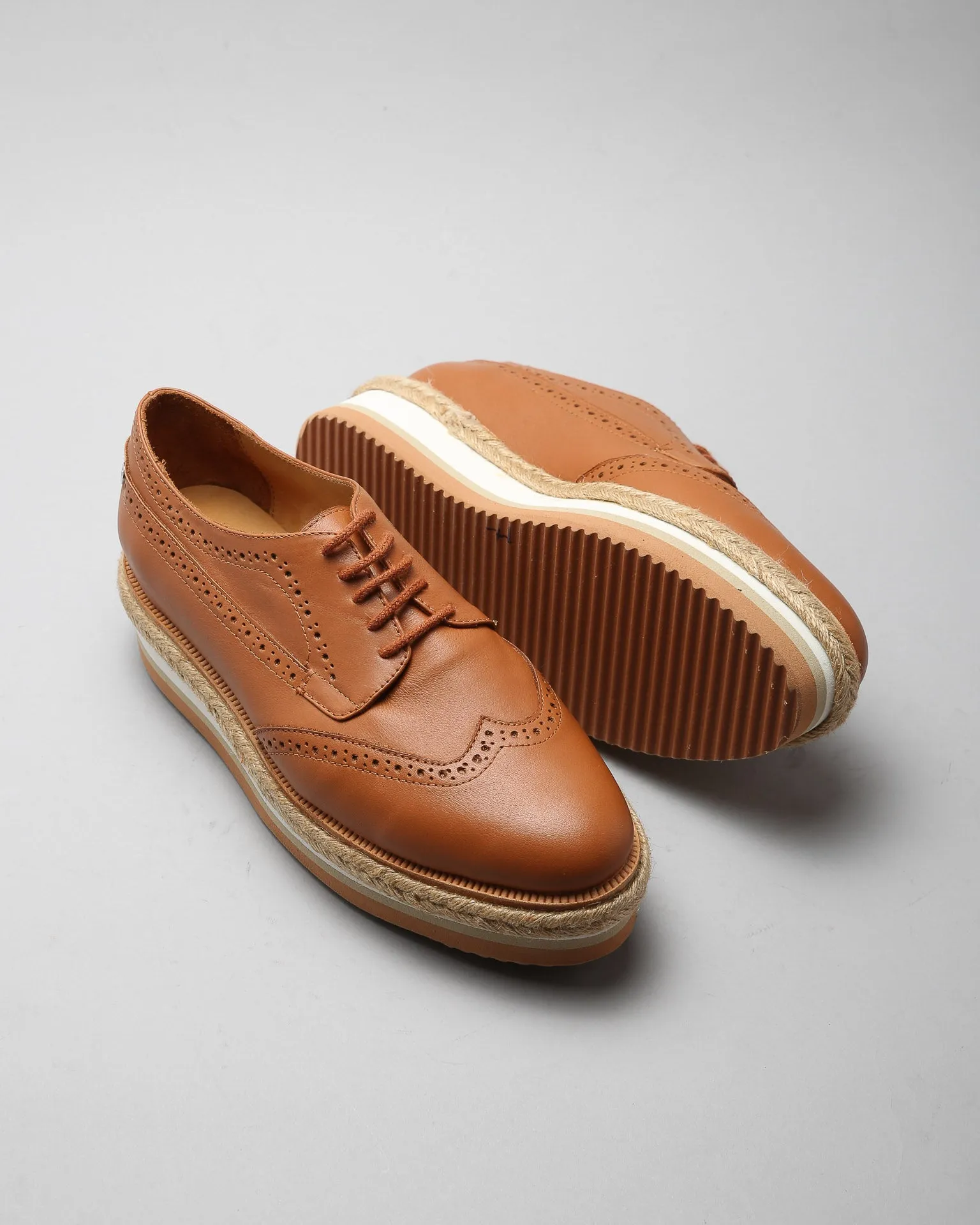 Lace-Up 801 Tan Yute