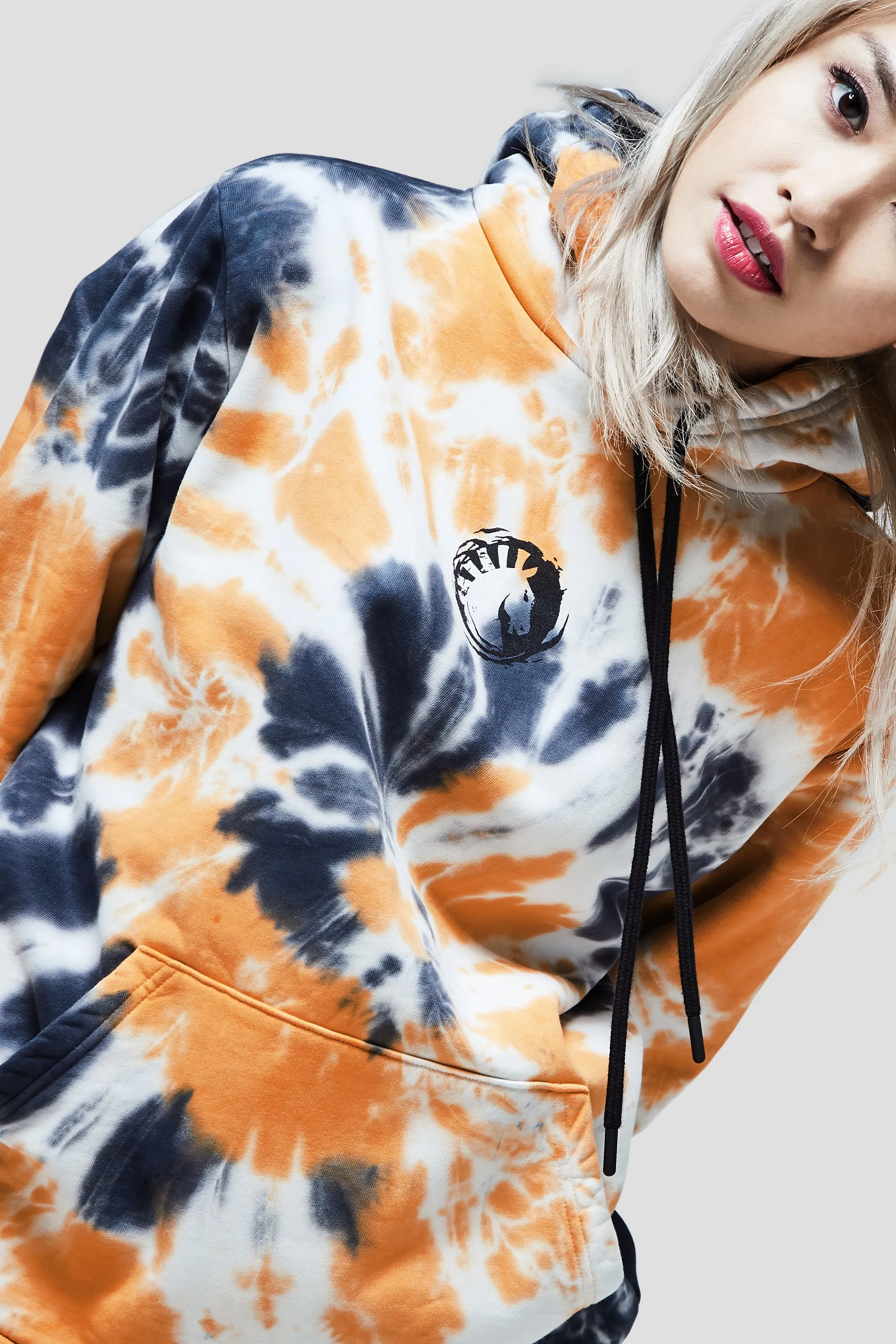 LIQUID x NARUTO NARUTO UNIVERSE DYE HOODIE