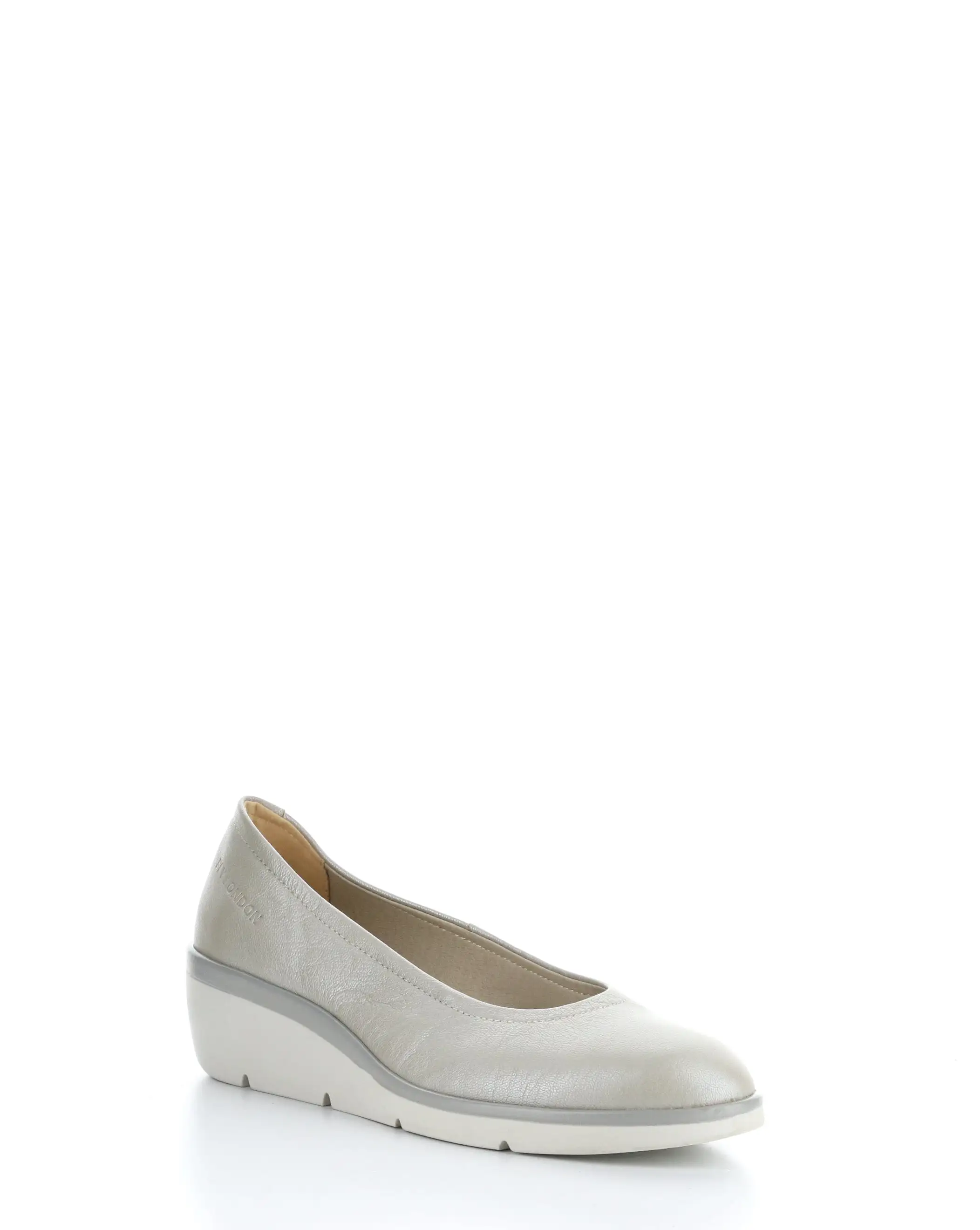 NUMA570FLY 005 SILVER Round Toe Shoes