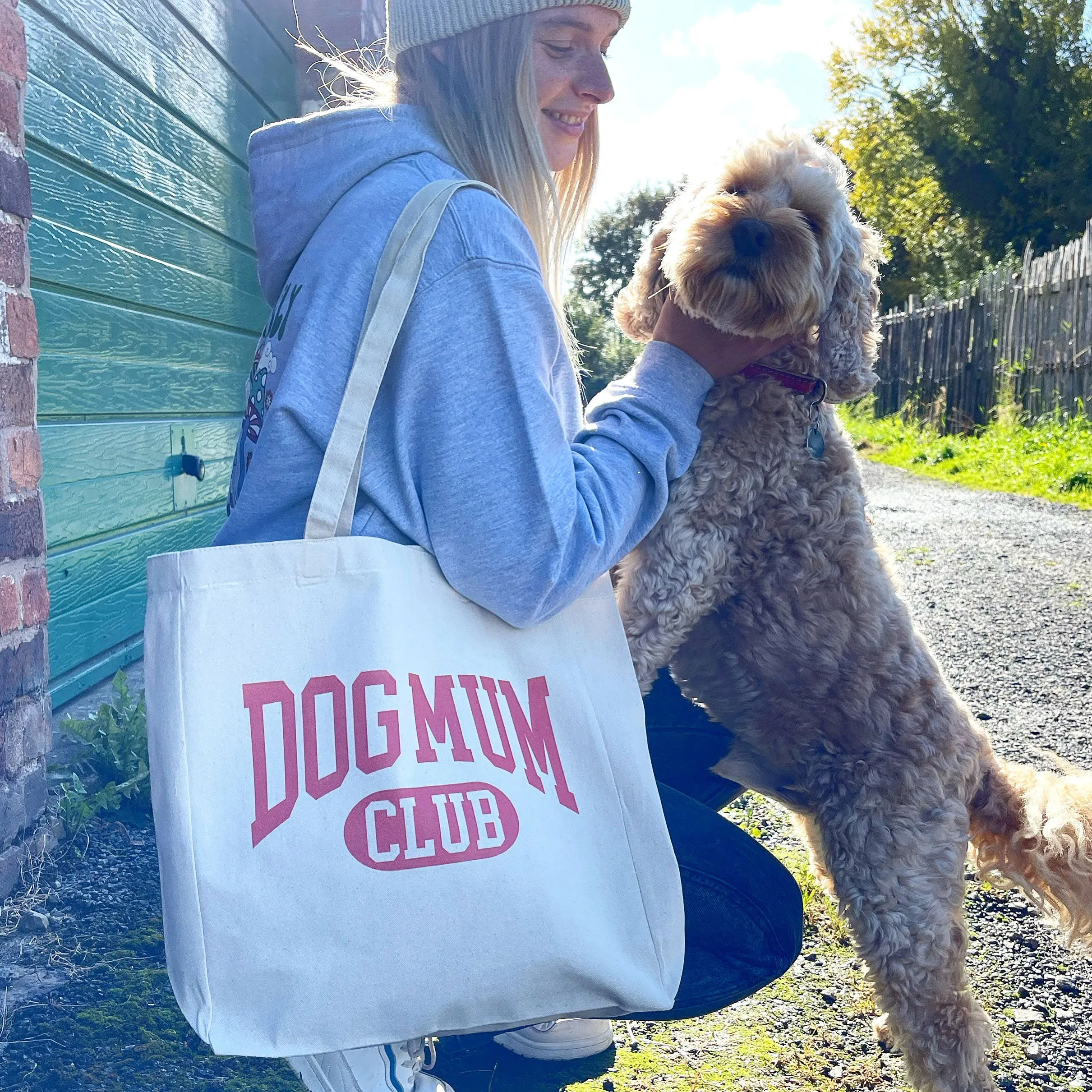 The dog mum club tote bag